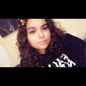 Meet your Posher, Alyssa